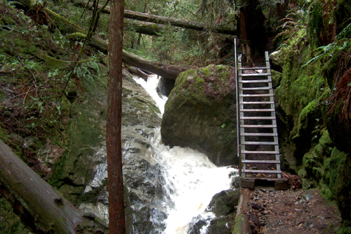 Cascade with stairs